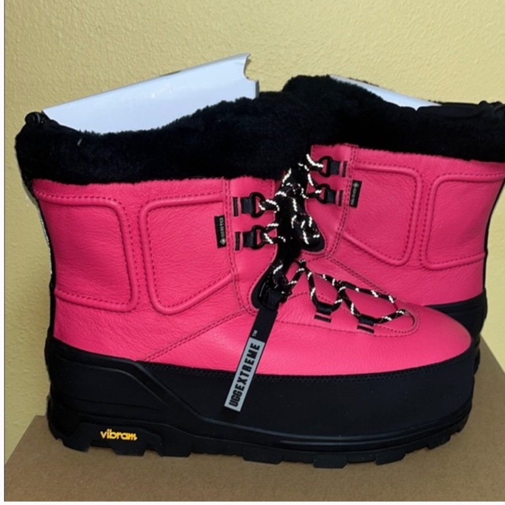 Vibrant Gor-Tex UGG Shasta extreme booties